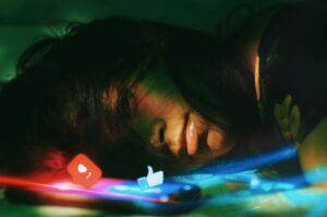 o impacto das redes sociais na saúde mental​